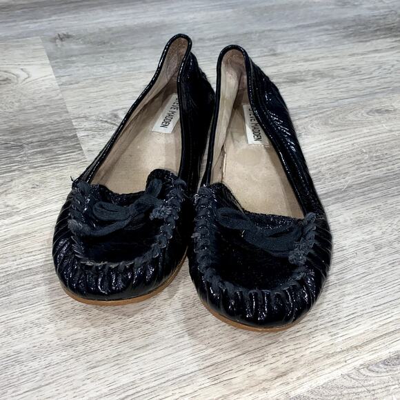 Steve Madden Black Patent Leather Moccasin Flats with Bow Detail Size 8.5 - Picture 6 of 9
